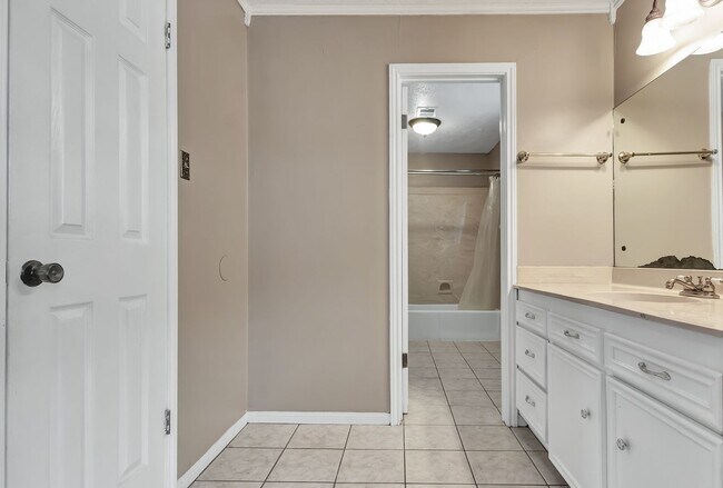 Building Photo - END OF JULY MOVE IN!!  Spacious 4 Bedroom 2 Bathroom Home with Huge Yard!