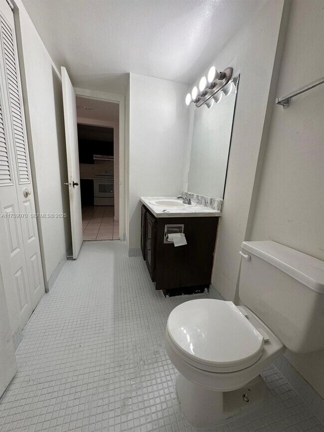 Building Photo - 484 NW 165th St