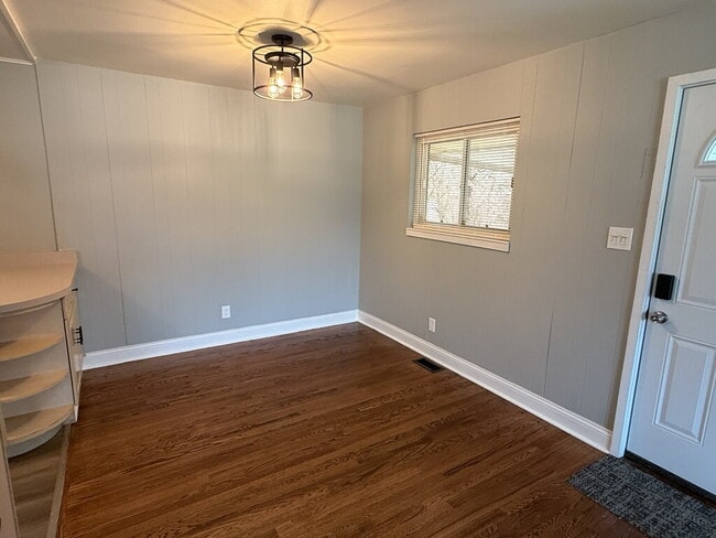 Building Photo - 8862 Zodiac Dr