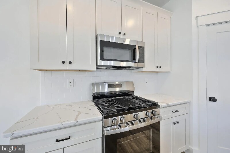 Building Photo - 1022 Trinity Rd