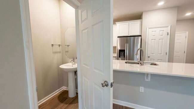 Building Photo - Orchard Park 3/2.5 Townhome Available Now || Convenient Location with Community Amenities
