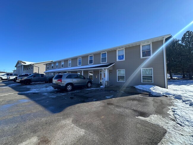 Building Photo - Noble Estates |||