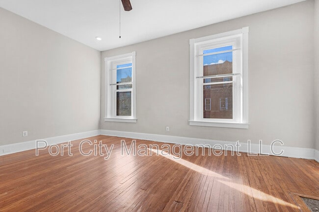 Building Photo - 2121 St Paul St