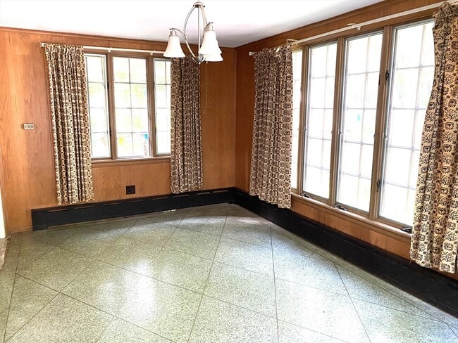 Building Photo - 463 Bailey Rd