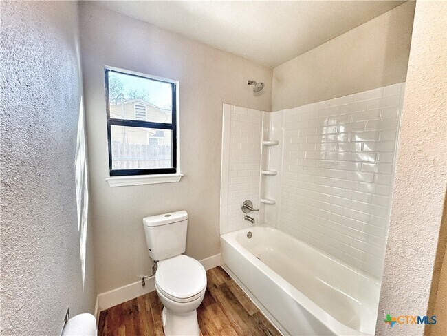 Building Photo - 159 S Hackberry Ave
