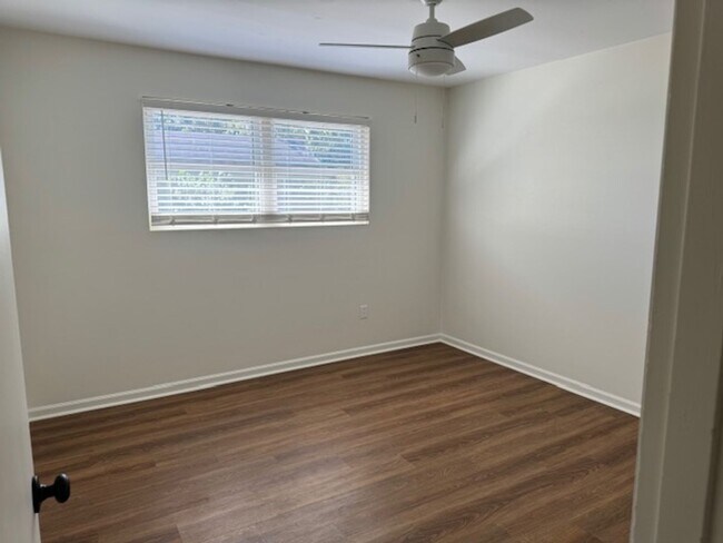 Building Photo - Thunderbolt Charm Meets Modern Comfort