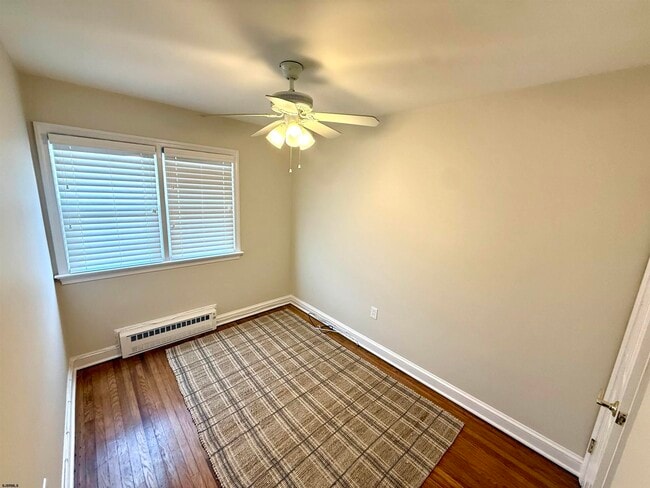 Building Photo - 112 N Argyle Ave