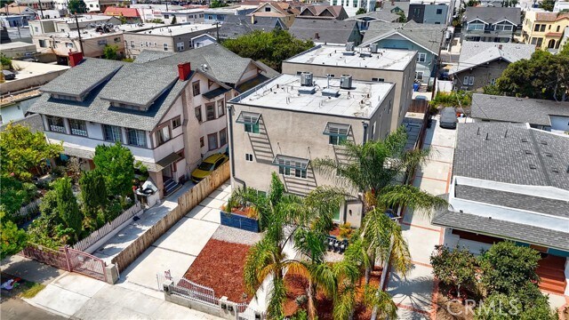 Building Photo - 3021 Raymond Ave