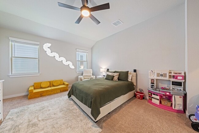 Building Photo - 1020 Highland Vista