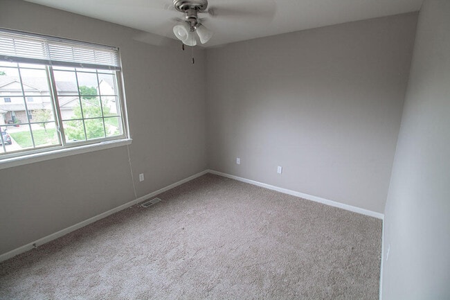 Building Photo - 4006 Snowy Owl Dr