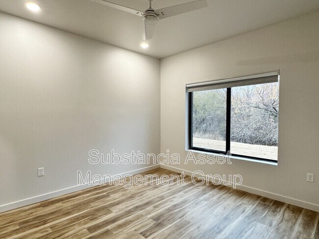 Building Photo - 1665 Midtown Pl