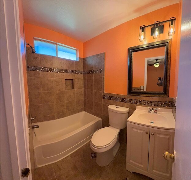 Building Photo - 5005 Daymon Ct