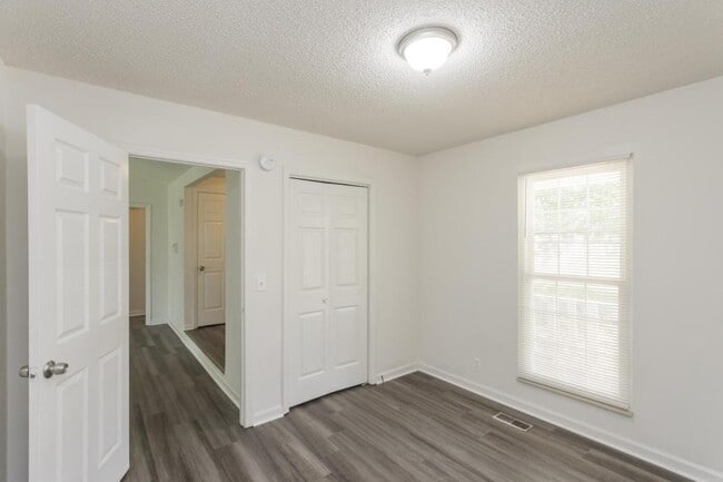 Building Photo - 3104 Kinwood Dr