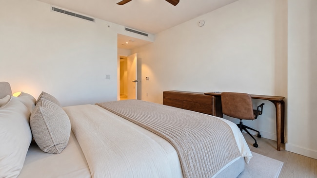 Building Photo - Victoria Place Furnished 1bdrm/1ba/1pkg