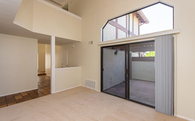 Building Photo - Wonderful 3BR/2.5BA La Costa Home!!!