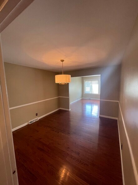 Building Photo - 6947 Highland Park Dr