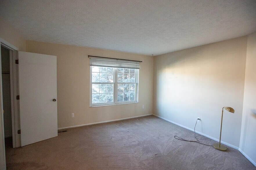 Building Photo - 1264 Michigan Ave