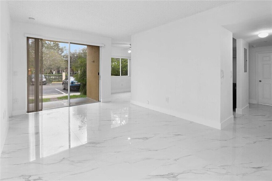 Building Photo - 7085 Nova Dr