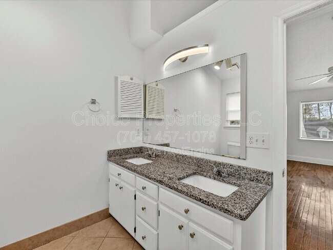 Building Photo - 8413 Red Setter Ln