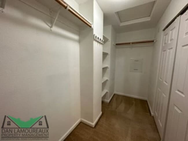 Building Photo - 4 Bedroom in East Woodland