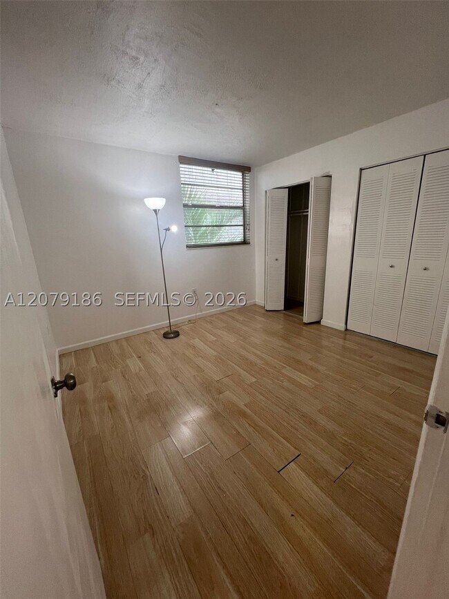 Building Photo - 10090 NW 80th Ct