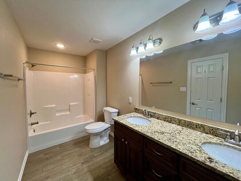 Building Photo - 6611 Leightyn Ln