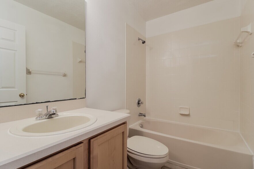 Building Photo - 2010 Stone Abbey Blvd