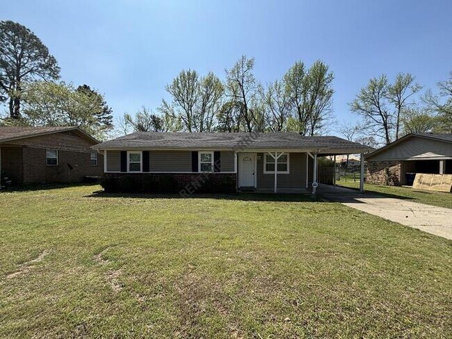 Building Photo - 27 Chalet St