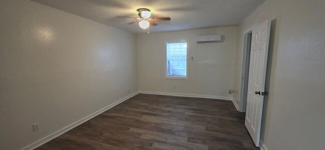 Building Photo - 2804 Avenue H