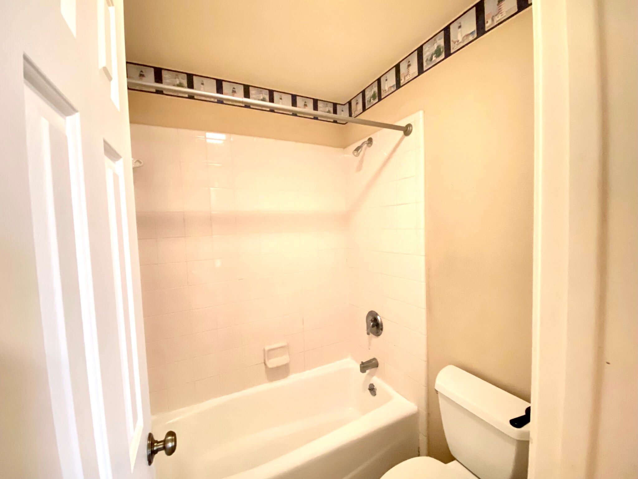 Building Photo - 1551 Briarwyck Dr