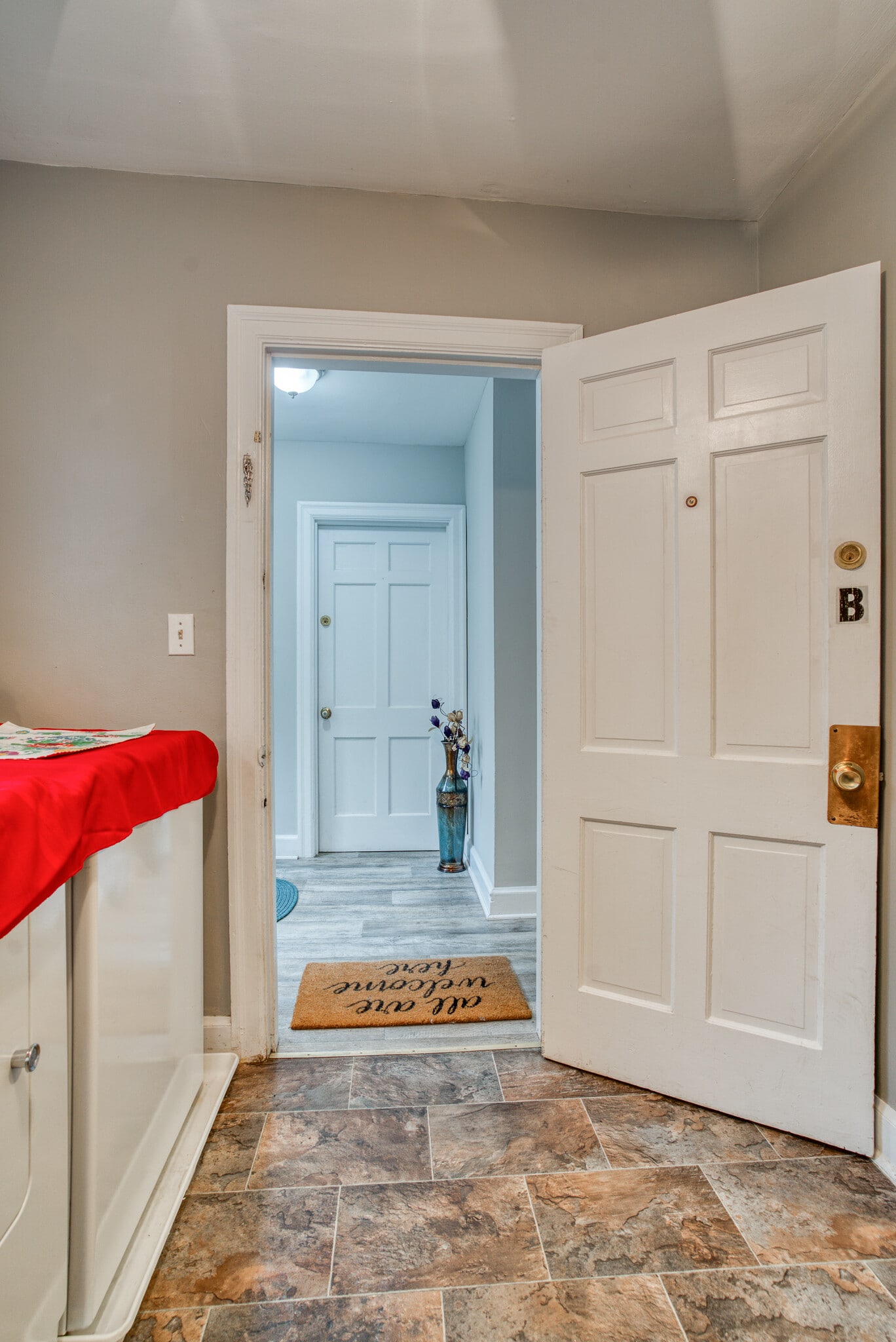 To Back Entry Mud Room - 1000b Grandview Dr