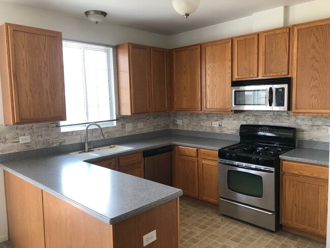 Building Photo - 928 Charlton Ln