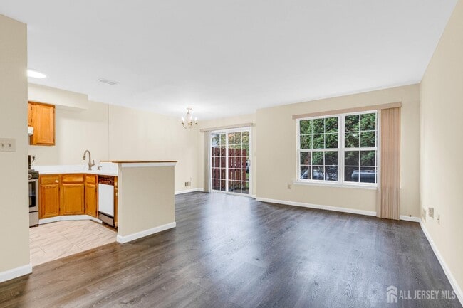 Building Photo - 267 Shady Oak Ct