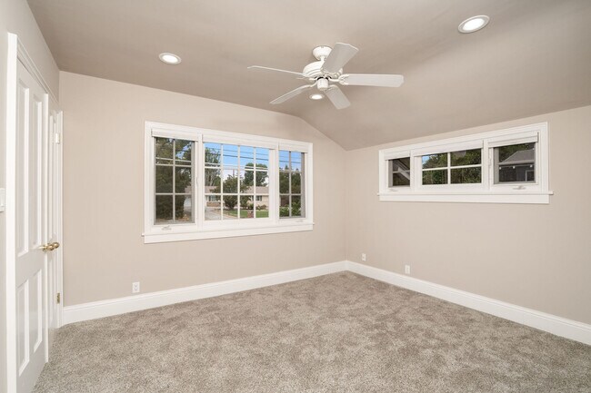 Building Photo - 5360 Bothwell Rd