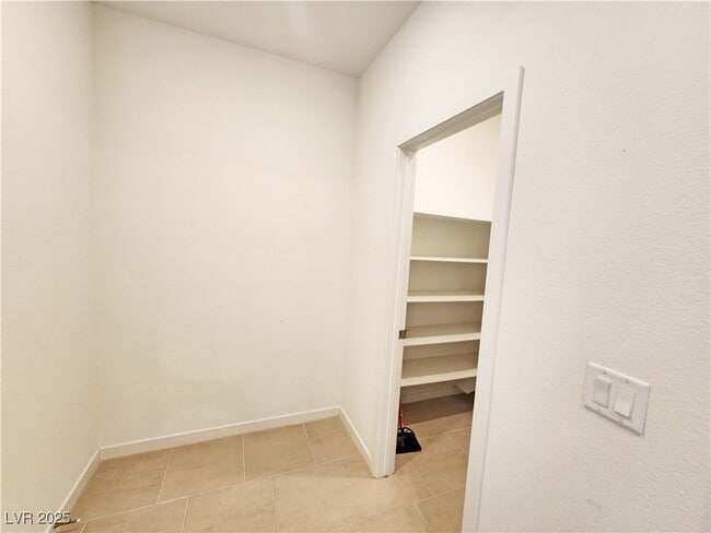 Building Photo - 4096 E Cactus Cyn Dr