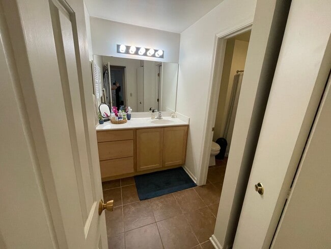 Building Photo - 1 Bed 1 Bath - Harbor House Condominiums