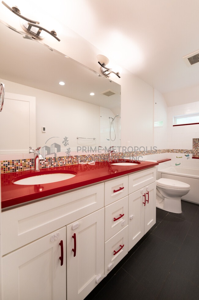 Building Photo - 7461 W Mercer Way