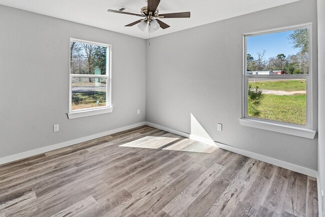 Building Photo - 871 TX-150