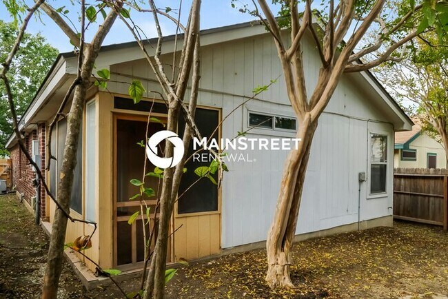 Building Photo - 3 Bedroom Pet-Friendly Home in SAN ANTONIO, TX with Main Street Renewal