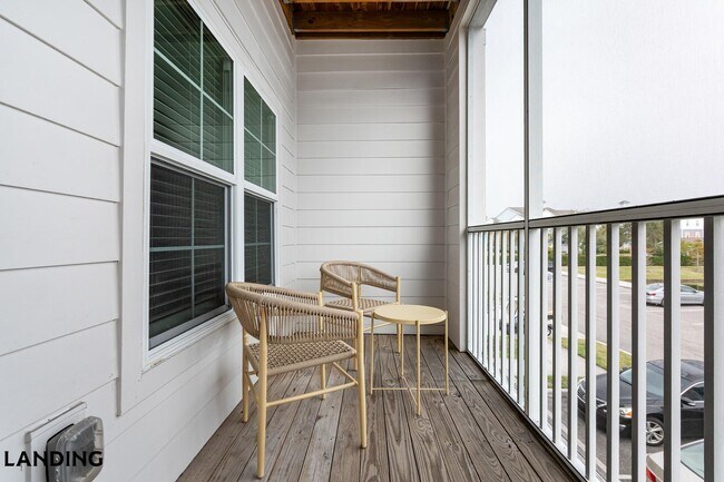 Building Photo - 918 Aventine Dr