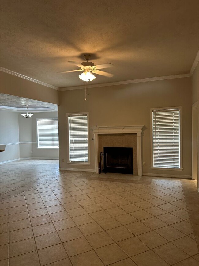 Building Photo - 3707 Essen Loop