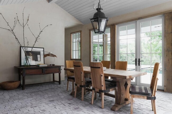 Building Photo - 506 Konstanty Cir