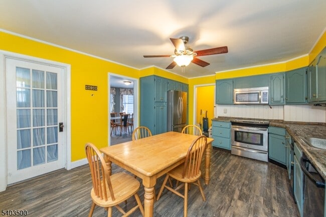 Building Photo - 382 Howard Blvd