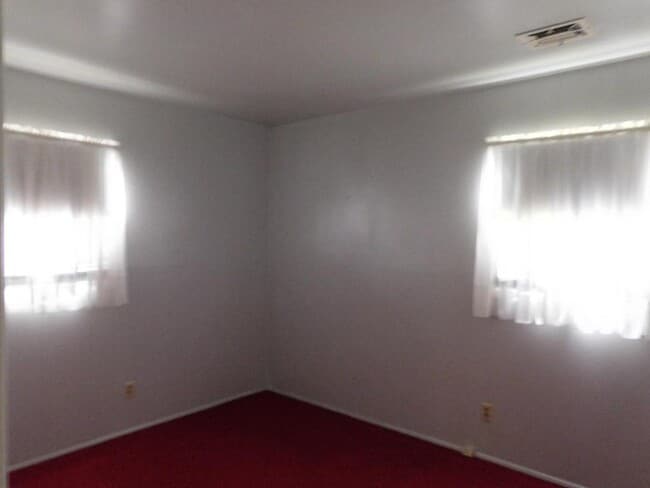 Building Photo - 56 Wilmette Ln