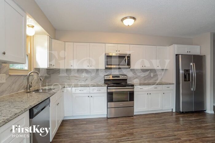 Building Photo - 6733 NW Sioux Dr