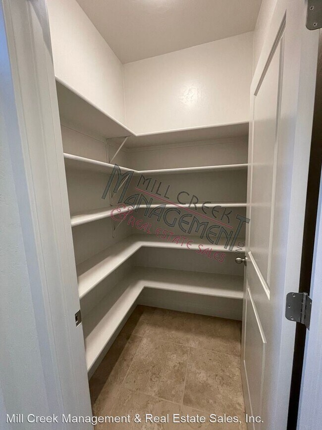 Building Photo - 3 br, 3 bath House - 4444 S. University