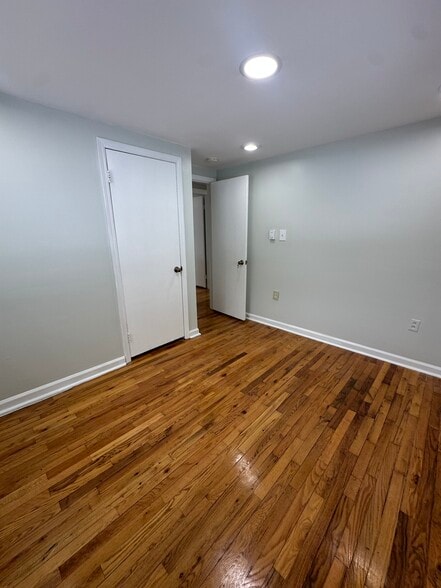 Building Photo - 211 Kent Rd