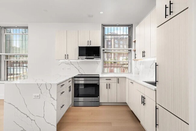 Building Photo - 110 Reade St