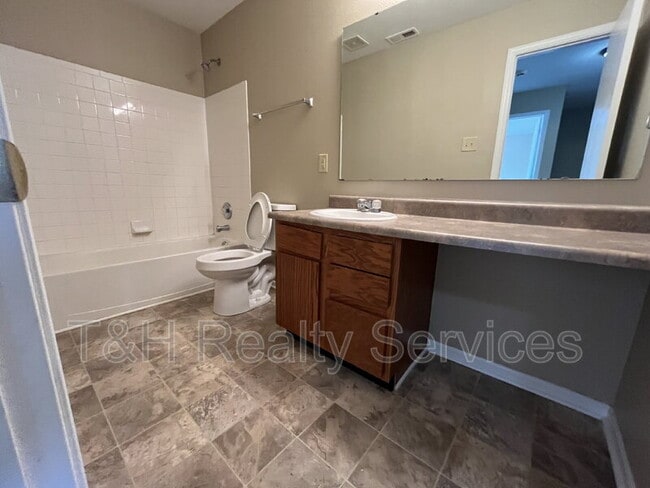 Building Photo - 1422 Dowell St