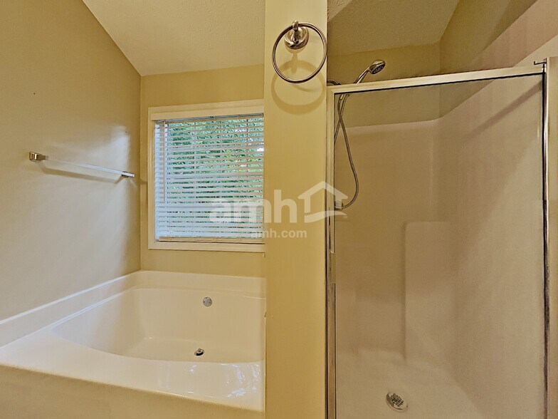 Building Photo - 292 Ridgestone Way SW